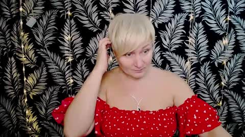 Snapshot of oliviaoskar_ chatting on January 5, 12:10 pm Kelly online show from January 5, 12:10 pm