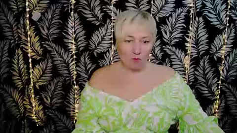 Snapshot of oliviaoskar_ chatting on February 22, 12:19 pm Kelly online show from February 22, 12:19 pm