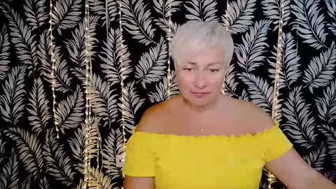 Snapshot of oliviaoskar_ chatting on October 6, 11:18 am Kelly online show from October 6, 11:18 am