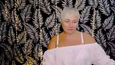 Snapshot of oliviaoskar_ chatting on October 10, 11:42 am Kelly online show from October 10, 11:42 am