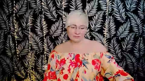 Snapshot of oliviaoskar_ chatting on March 9, 12:31 pm Kelly online show from March 9, 12:31 pm