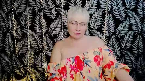 Snapshot of oliviaoskar_ chatting on March 21, 12:21 pm Kelly online show from March 21, 12:21 pm