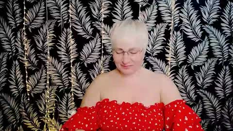 Snapshot of oliviaoskar_ chatting on March 22, 12:41 pm Kelly online show from March 22, 12:41 pm