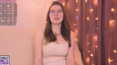 Kylie online show from April 13, 7:19 pm