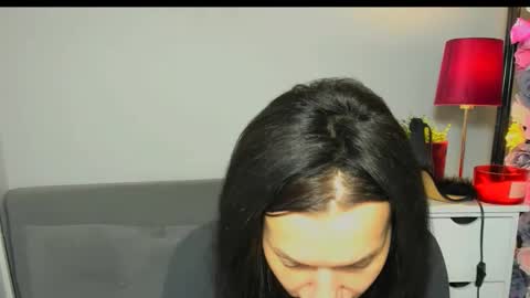 OliviaWomen online show from February 10, 7:34 am