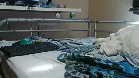 Snapshot of olivier_21 chatting on November 22, 12:26 pm olivier_21 online show from November 22, 12:26 pm