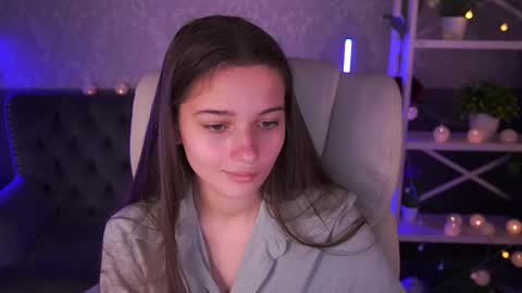 Snapshot of olivkablush chatting on December 20, 9:43 am Olivia online show from December 20, 9:43 am