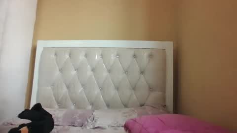 olwami4 online show from February 25, 7:40 am