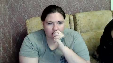 Snapshot of olyaandnetty chatting on June 12, 5:01 pm OlyaAndNetty online show from June 12, 5:01 pm