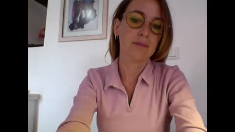 Snapshot of olyra11 chatting on October 14, 6:25 am olyra11 online show from October 14, 6:25 am