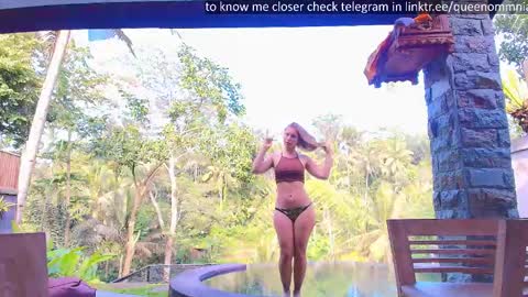 Snapshot of ommnia chatting on December 17, 12:05 am Emma Talk only with followers online show from December 17, 12:05 am