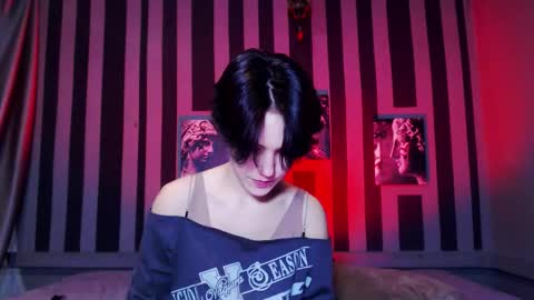 onaloon online show from December 15, 1:54 am