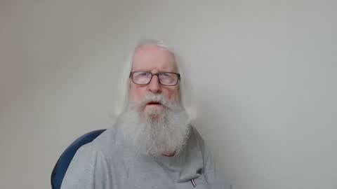 Snapshot of onanister chatting on March 5, 2:13 pm Somewhere over the rainbow online show from March 5, 2:13 pm