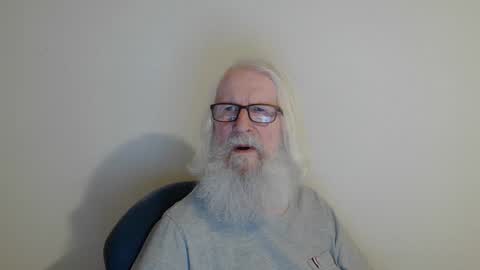 Snapshot of onanister chatting on March 6, 9:22 pm Somewhere over the rainbow online show from March 6, 9:22 pm