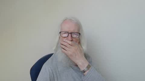 Snapshot of onanister chatting on March 12, 8:09 am Somewhere over the rainbow online show from March 12, 8:09 am