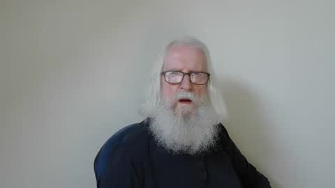 Snapshot of onanister chatting on April 30, 2:12 pm Somewhere over the rainbow online show from April 30, 2:12 pm