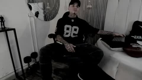     ... online show from June 11, 12:32 am