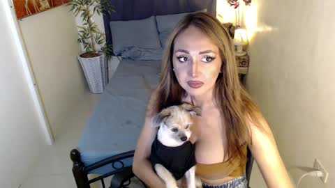 Snapshot of one_of_a_kind_pearl chatting on January 30, 4:24 pm Pearl online show from January 30, 4:24 pm