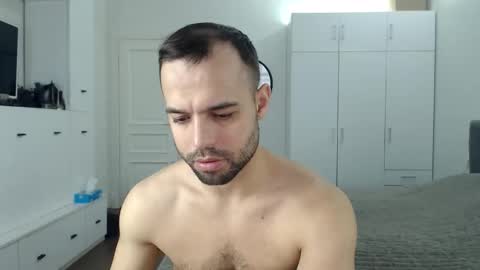 onebestlover online show from April 1, 8:26 am