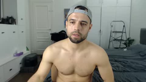 onebestlover online show from April 16, 7:58 pm