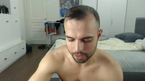 onebestlover online show from June 27, 12:22 pm