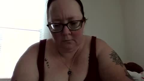 Snapshot of onedaffodil84 chatting on February 8, 4:25 pm Pixie online show from February 8, 4:25 pm
