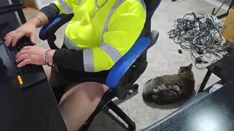 Snapshot of onelargecock0615 chatting on September 22, 12:18 pm Unpredictable online show from September 22, 12:18 pm