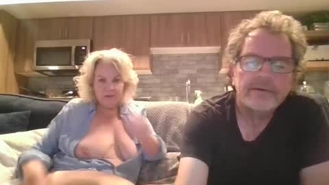 couple mature milf bigboobs curvy mommydaddy online show from January 10, 4:33 am