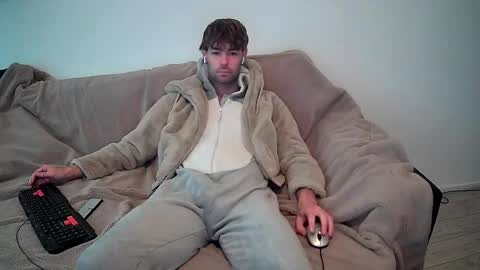 Snapshot of onesieboyx chatting on November 25, 10:59 am onesieboyx online show from November 25, 10:59 am