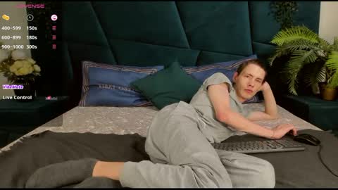 Erick  online show from February 21, 1:33 am