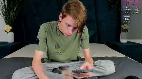 Erick  online show from September 12, 7:52 am