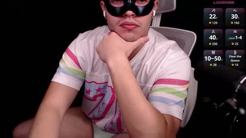 Snapshot of onlycosplayguy chatting on November 20, 11:48 pm Dante online show from November 20, 11:48 pm