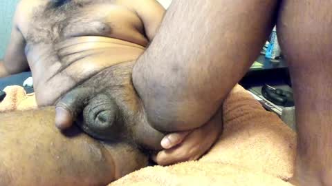 ontheedgel32 online show from December 6, 11:57 pm