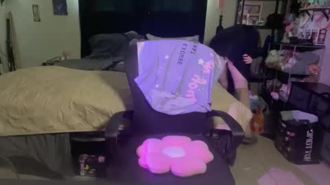 Onyx online show from February 7, 8:34 pm