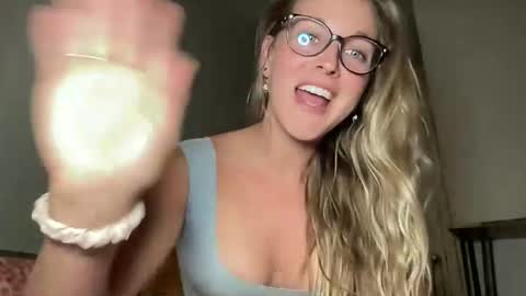 Snapshot of onyx_unleashed chatting on April 8, 5:18 am onyx_unleashed online show from April 8, 5:18 am