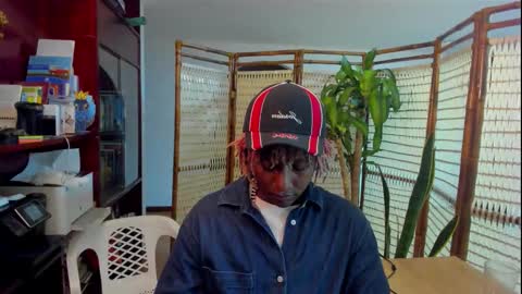 Snapshot of onyxart chatting on April 27, 10:52 pm onyxart online show from April 27, 10:52 pm