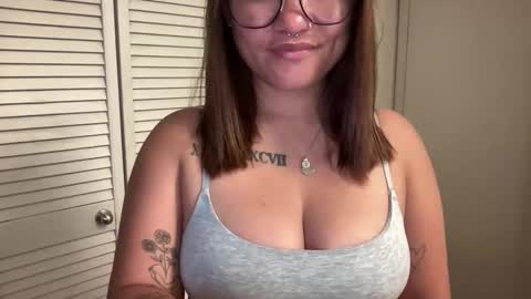 Miss Girly online show from November 9, 7:06 am