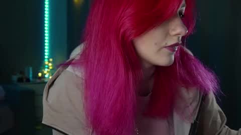 Hannah online show from December 17, 6:47 pm