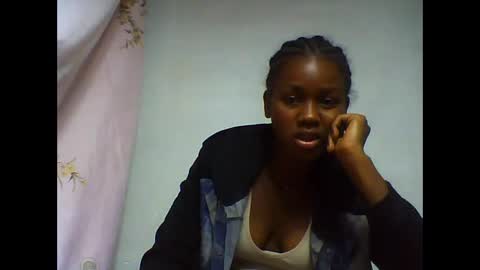 Snapshot of oooorazanasoa chatting on May 24, 1:27 pm oooorazanasoa online show from May 24, 1:27 pm