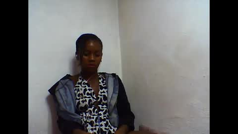 Snapshot of oooorazanasoa chatting on May 26, 6:37 pm oooorazanasoa online show from May 26, 6:37 pm
