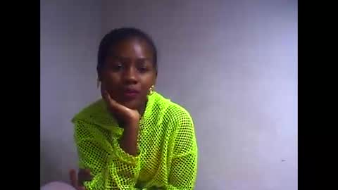 Snapshot of oooorazanasoa chatting on May 28, 6:21 am oooorazanasoa online show from May 28, 6:21 am
