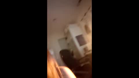 Snapshot of ooovooxo chatting on March 1, 7:32 am ooovooxo online show from March 1, 7:32 am