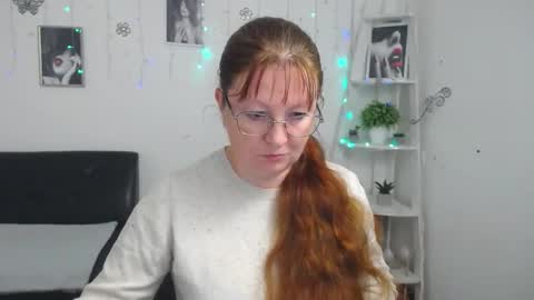 Snapshot of oovanessahotts chatting on October 11, 5:17 am Vanessa online show from October 11, 5:17 am