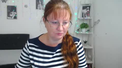 Snapshot of oovanessahotts chatting on October 13, 5:18 am Vanessa online show from October 13, 5:18 am