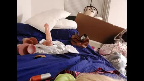 Snapshot of opalockajoe chatting on February 3, 4:04 am TsJojo online show from February 3, 4:04 am