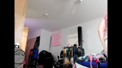 Snapshot of opalockajoe chatting on February 3, 7:42 pm TsJojo online show from February 3, 7:42 pm