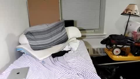 Snapshot of opalockajoe chatting on March 6, 7:57 am TsJojo online show from March 6, 7:57 am