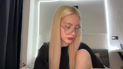 Bella and John online show from November 13, 2:54 am