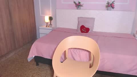 Ora Larson online show from December 5, 4:34 pm