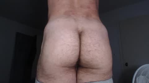 Snapshot of oregon87 chatting on January 1, 7:30 am The Oregon Lumberjack online show from January 1, 7:30 am